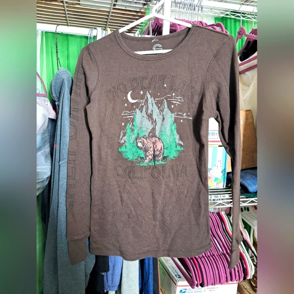 Social Culture size medium kids thermal 10-12 Big bear lake California